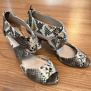 Aldo ladies size 38 with a 2 1/2 inch heel!